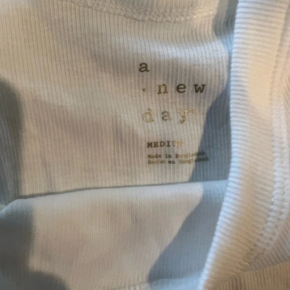 Women's workout top bundle - Picture 2 of 5